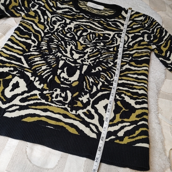 ABSTRACT Textured Tiger Print Sweater Size M - Picture 11 of 11